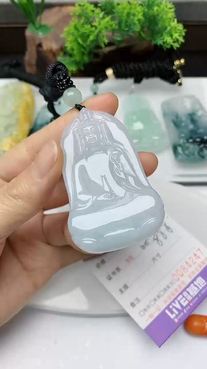 【闪购商品】翡翠颈饰未镶嵌         