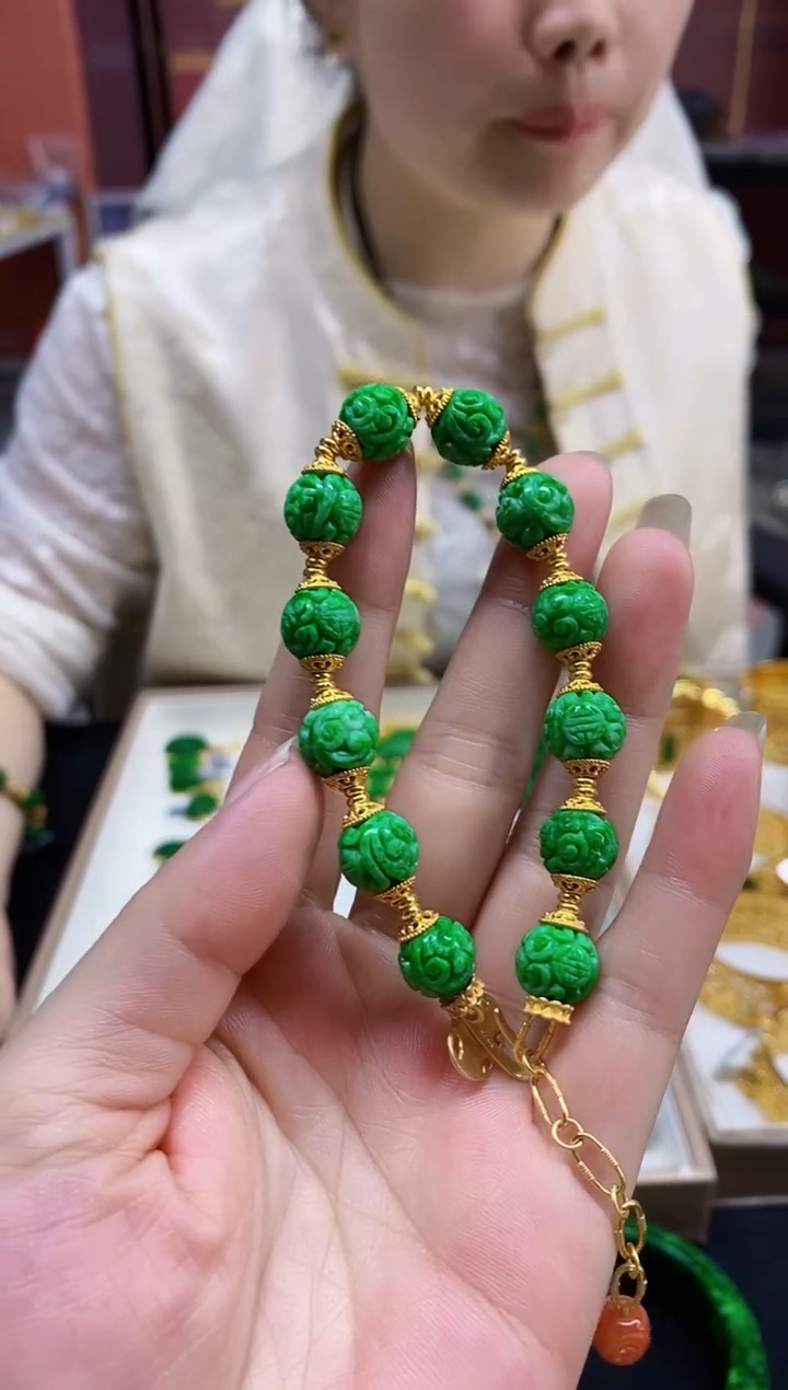 颈饰未镶嵌翡翠手串