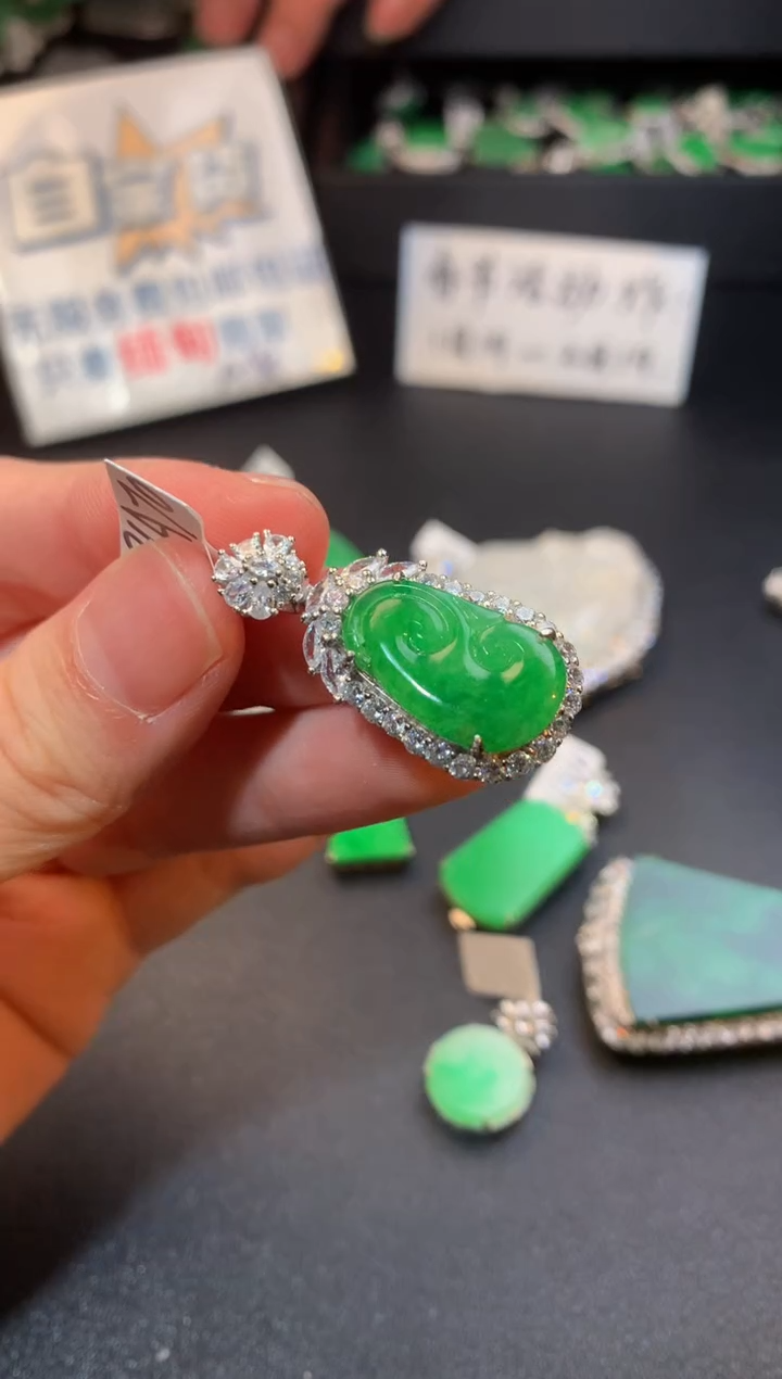 【闪购商品】翡翠颈饰银S925镶嵌翡翠1