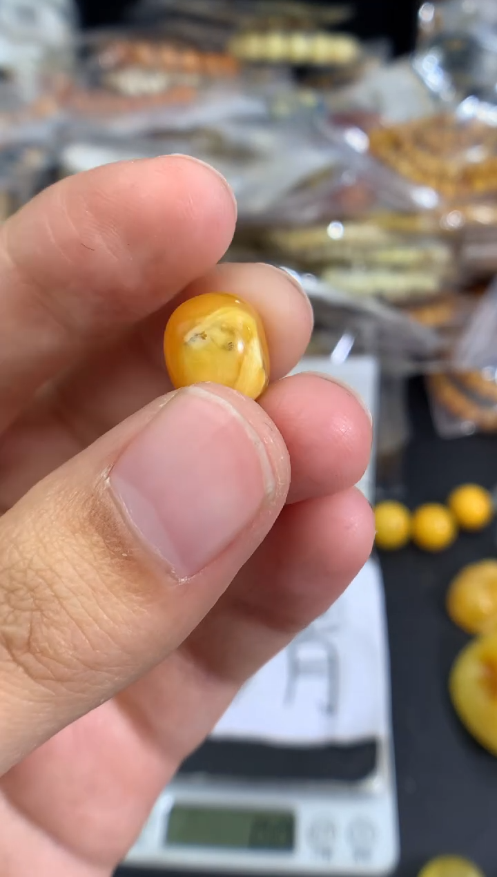 蜜蜡未镶嵌珠宝奇石1