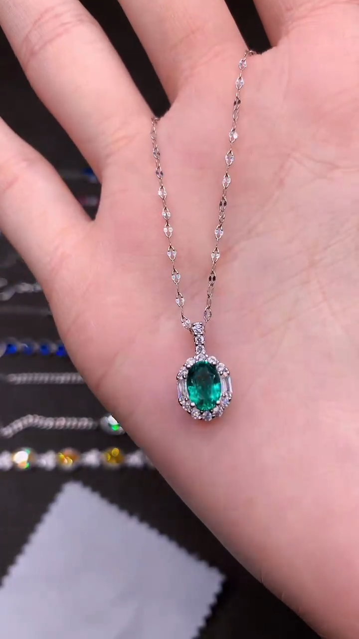 【闪购商品】祖母绿颈饰银S925镶嵌......