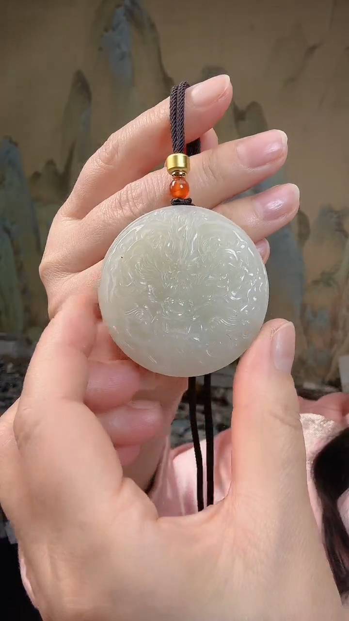 颈饰未镶嵌和田玉.