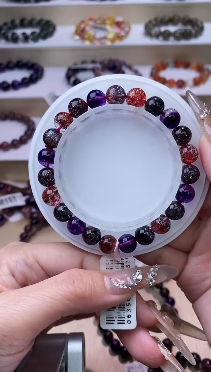 【闪购商品】水晶手链未镶嵌黑加仑超七8m+