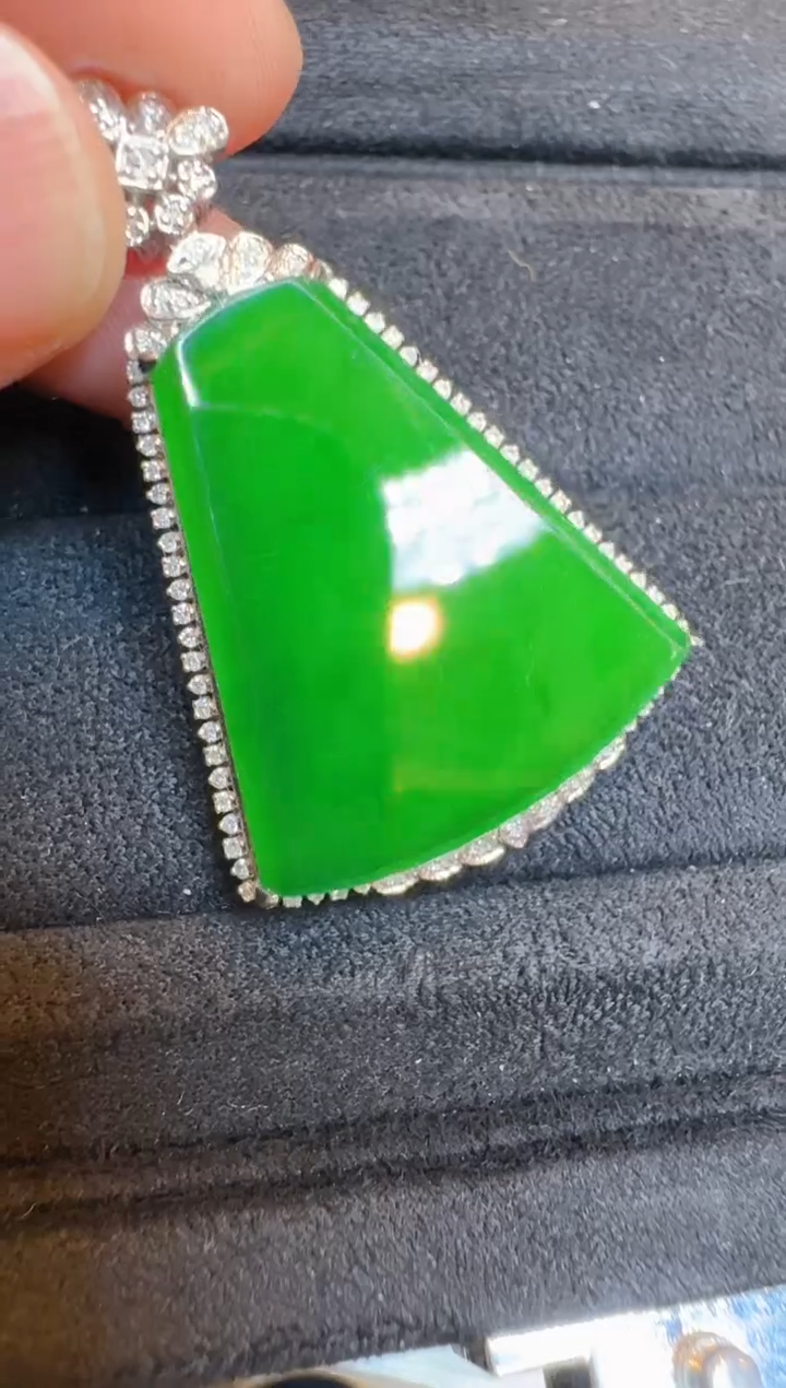 【闪购商品】翡翠吊坠(不含链)18K金镶嵌多样性团购发一件