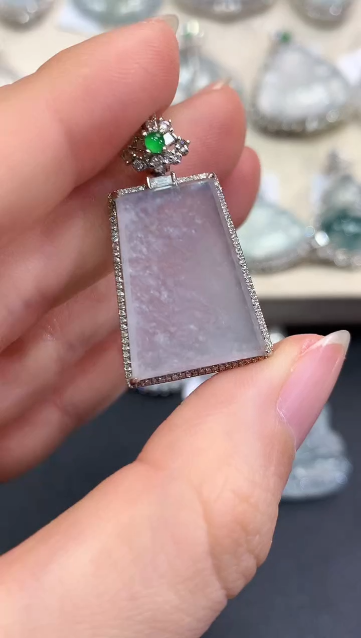 【闪购商品】翡翠颈饰18K金镶嵌C48   