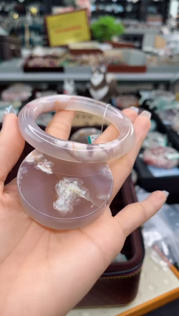 【闪购商品】石英质玉手镯未镶嵌56圈口（赠品镯心）3039154