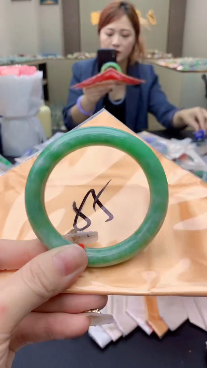 【闪购商品】翡翠手镯未镶嵌0530019576