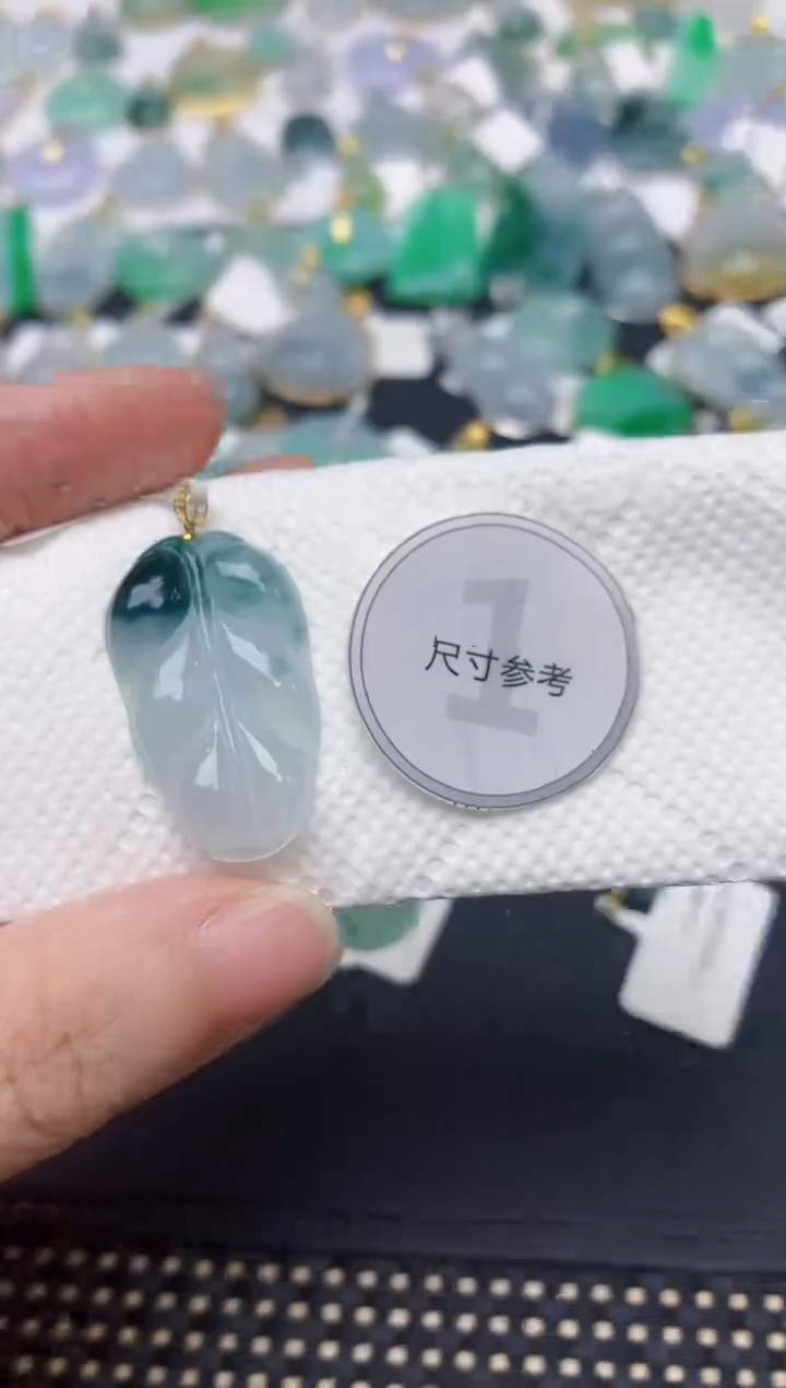 颈饰18K金镶嵌翡翠天然缅甸A货翡翠