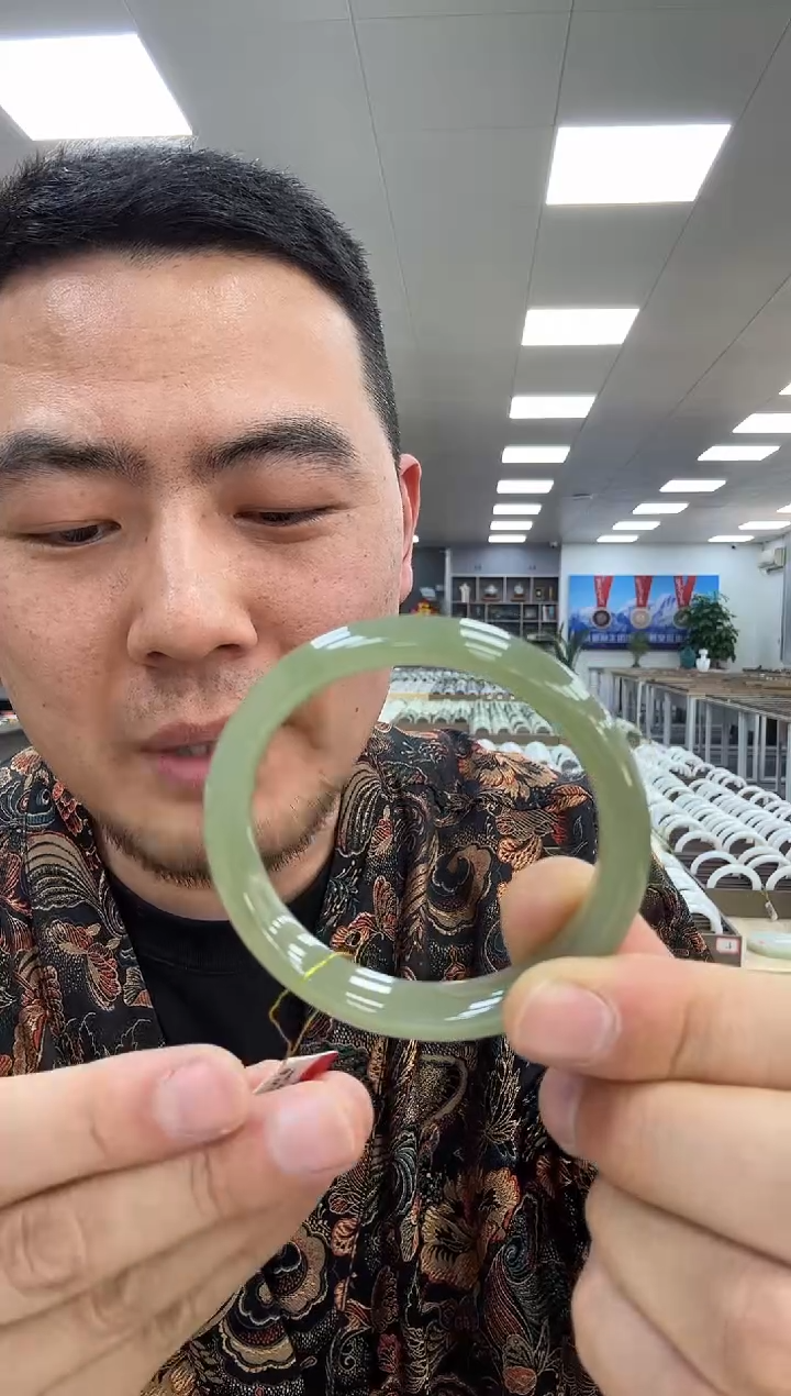 【闪购商品】和田玉手镯未镶嵌53  538