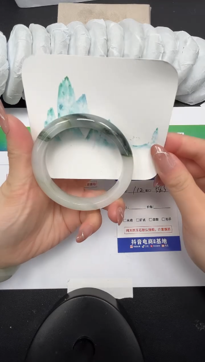 【闪购商品】石英质玉手镯合金112-58.5