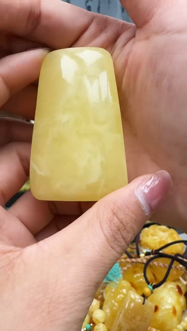 【闪购商品】琥珀裸石未镶嵌挂坠