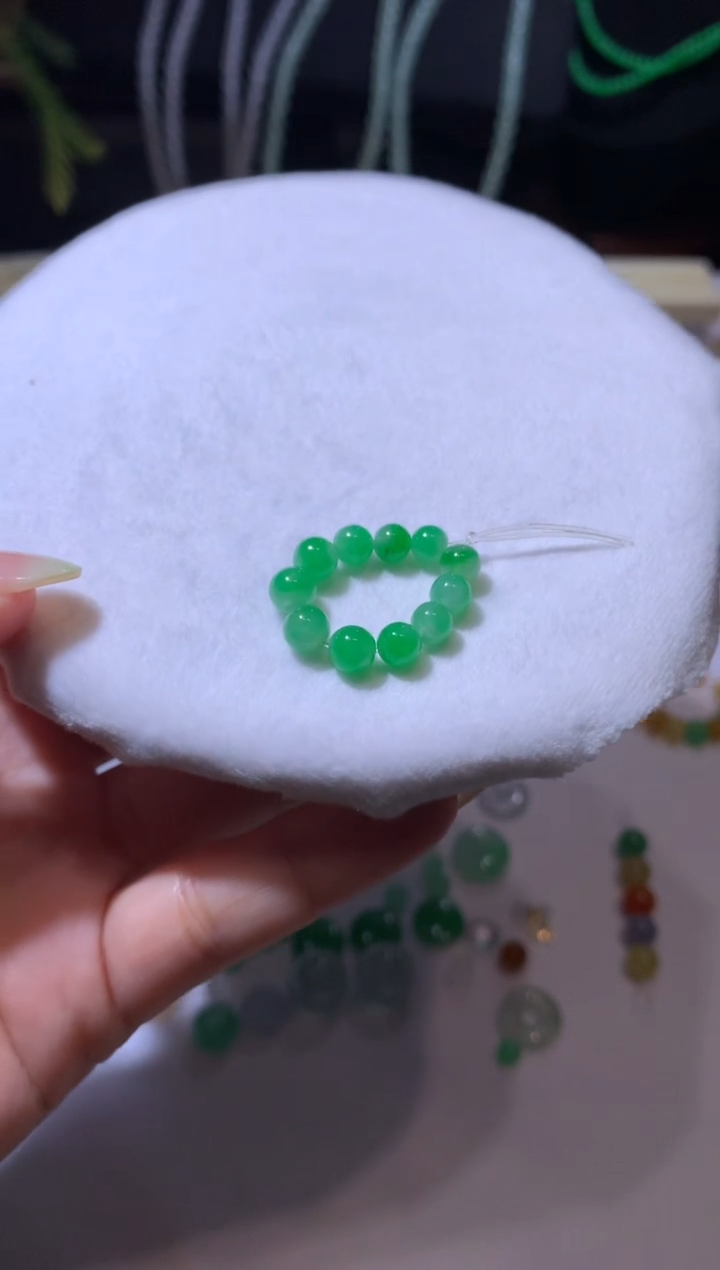 【闪购商品】定制翡翠未镶嵌4.6`5.5珠子15800+790