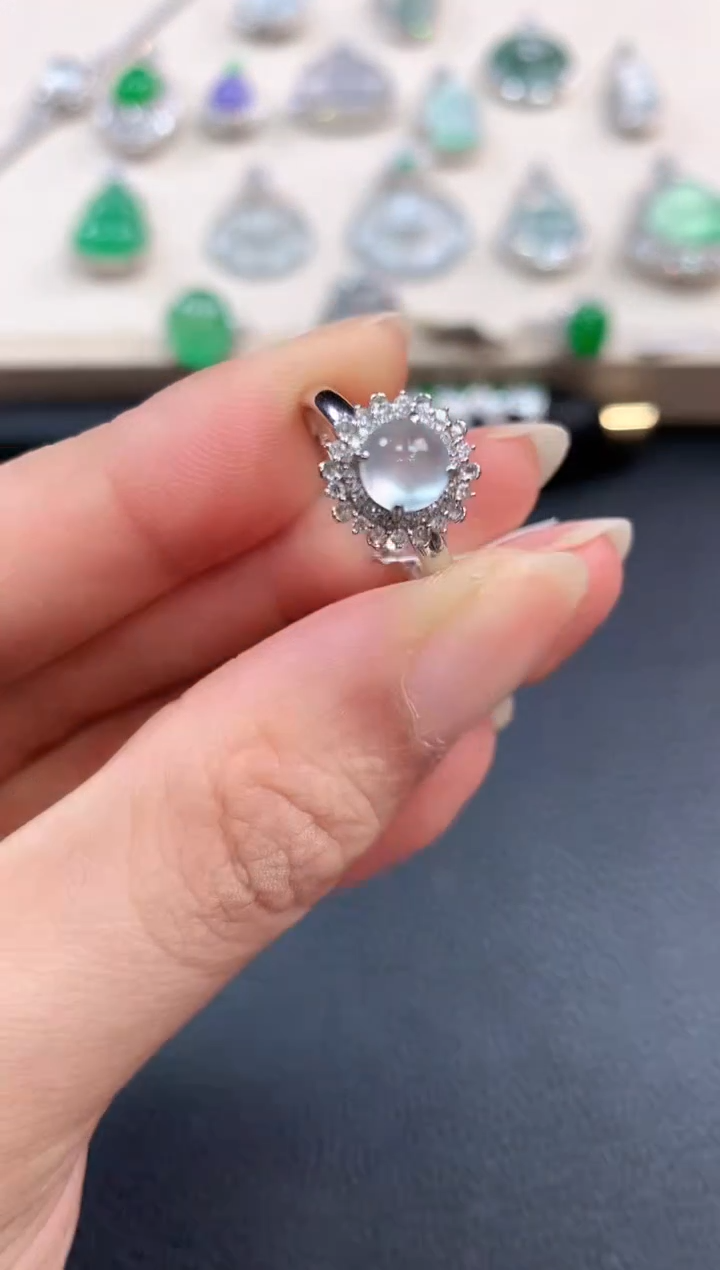 【闪购商品】翡翠戒指18K金镶嵌b35