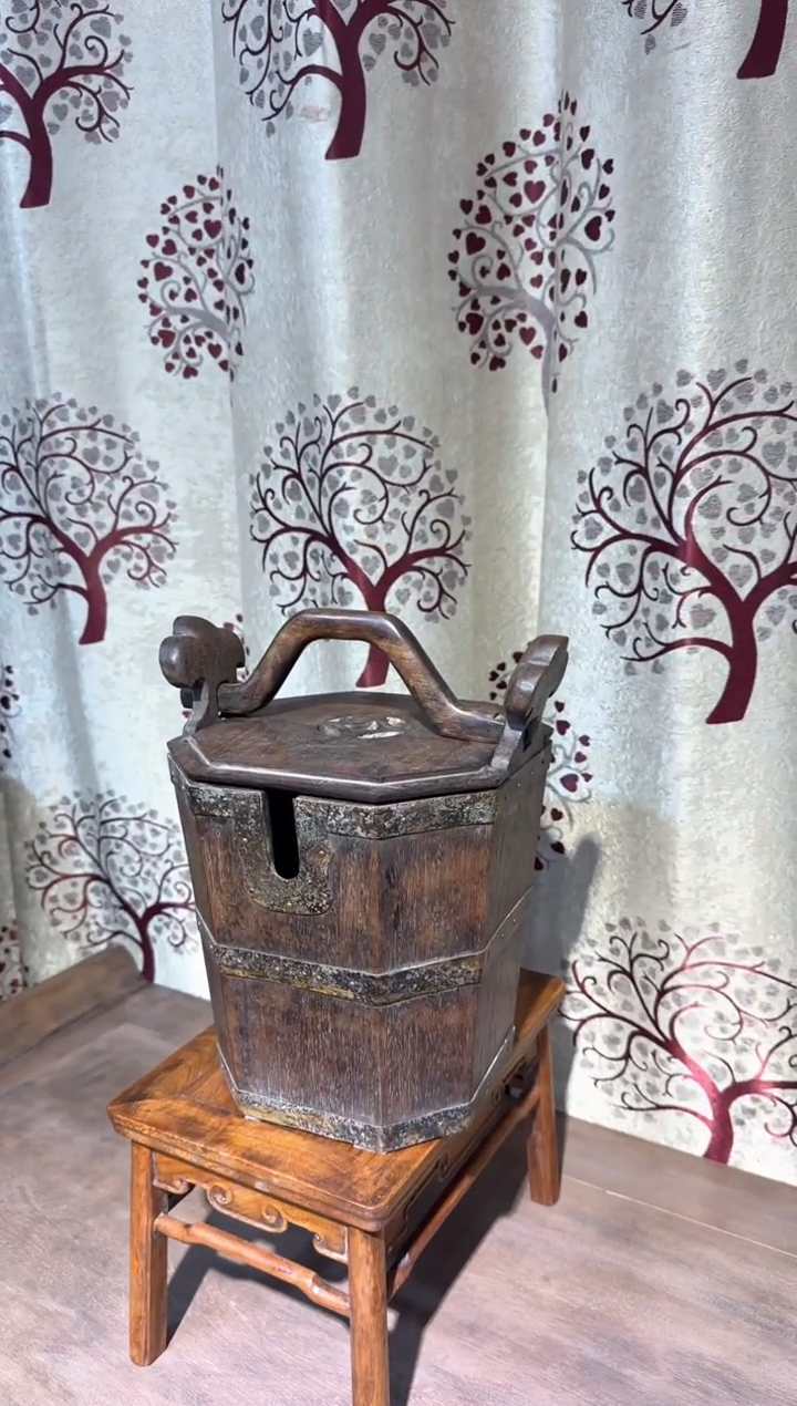 【闪购商品】木花梨木  保温壶套   工艺品