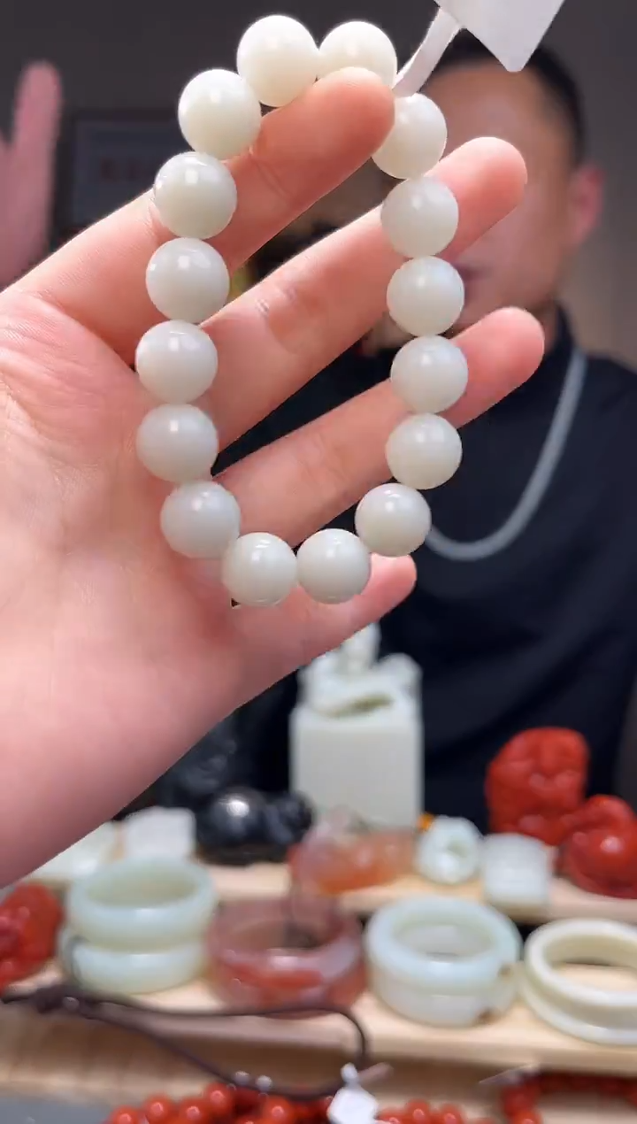 颈饰未镶嵌和田玉皓****）手串11+