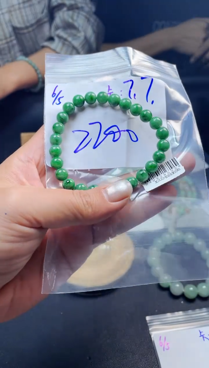 定制翡翠未镶嵌珠串
