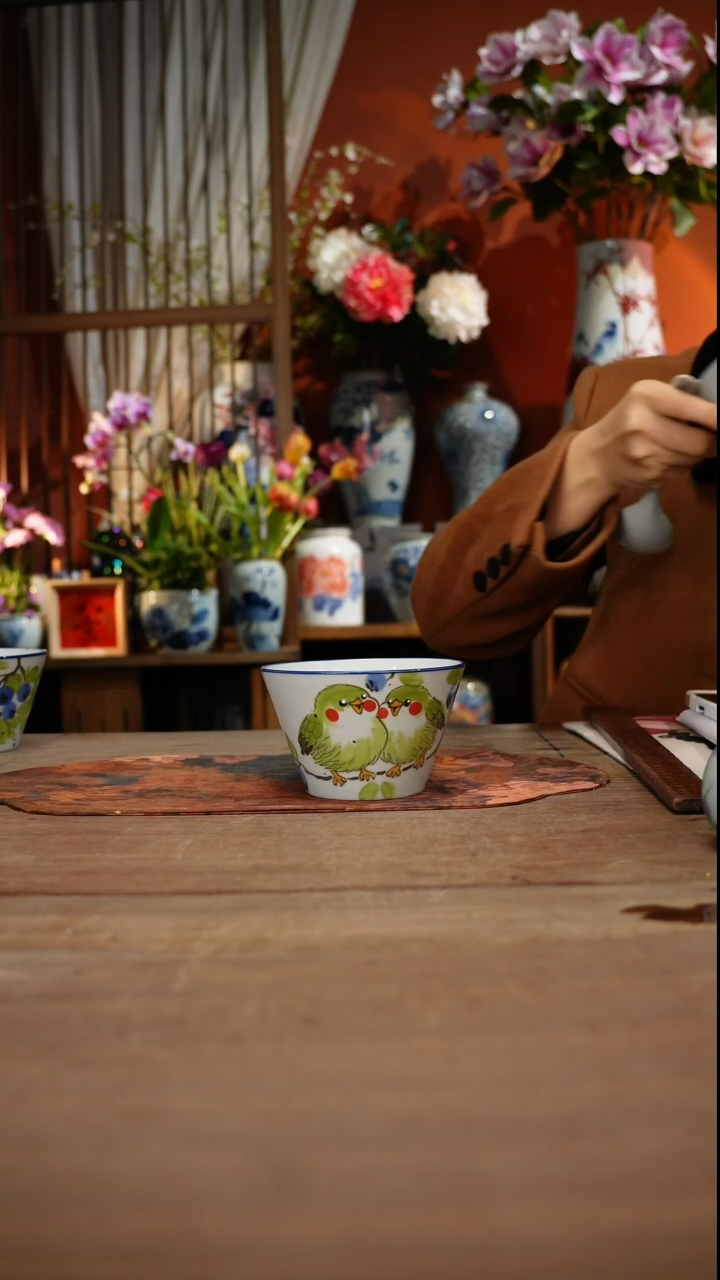 当代高温釉下彩手绘陶瓷餐具