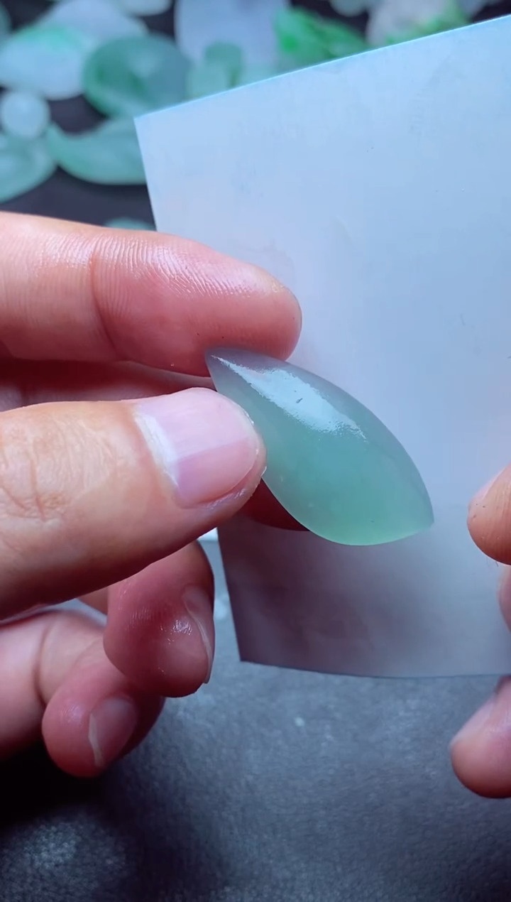定制翡翠未镶嵌往**零翡翠