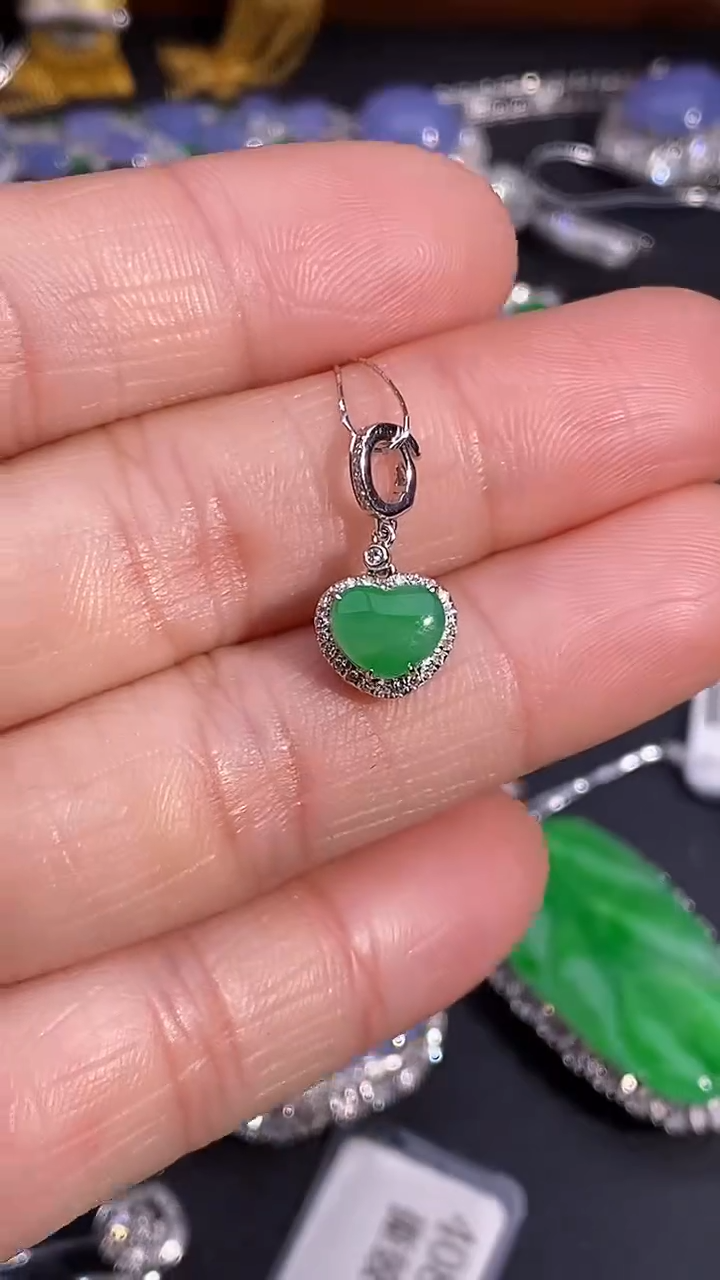 【闪购商品】翡翠吊坠(不含链)18K金镶嵌吊坠