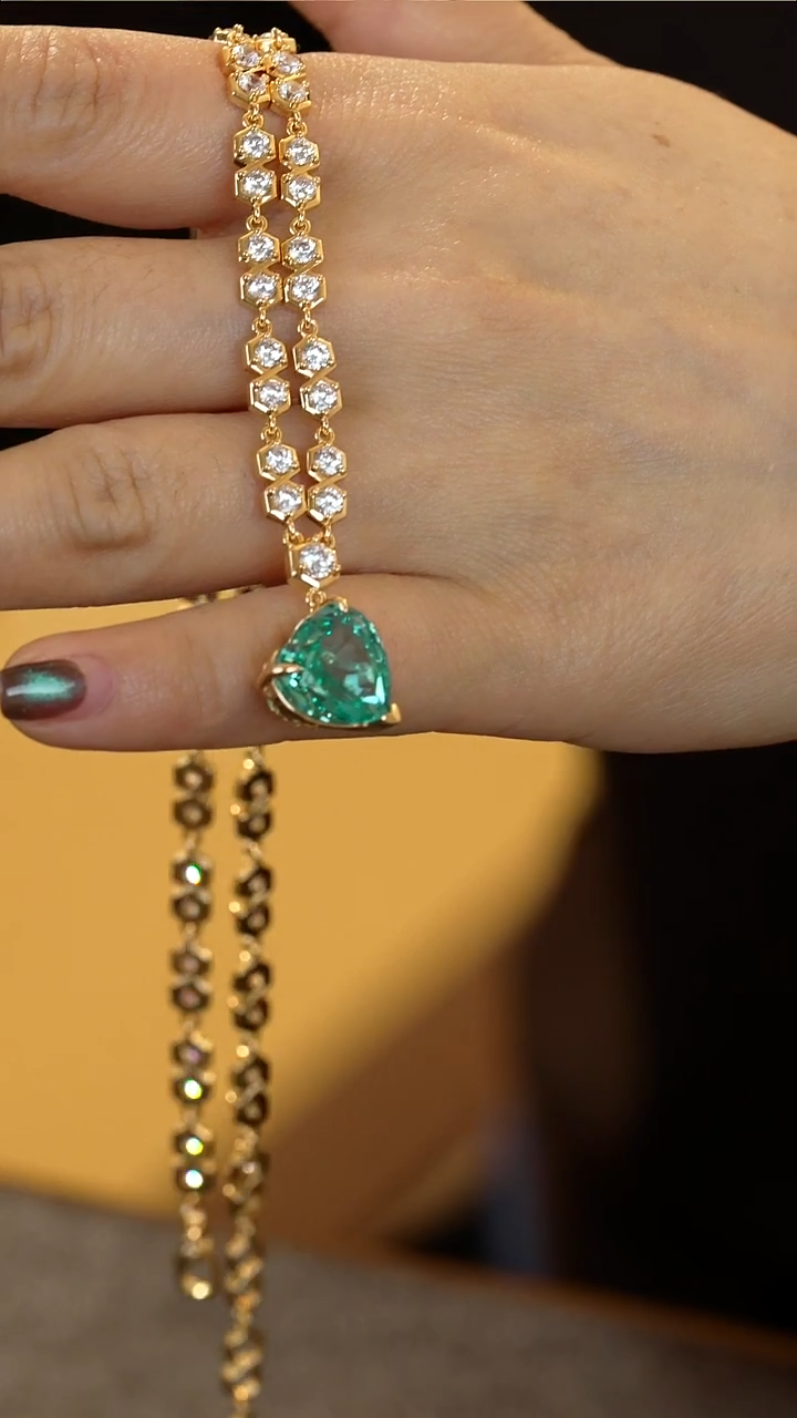 颈饰未镶嵌托帕石【34】