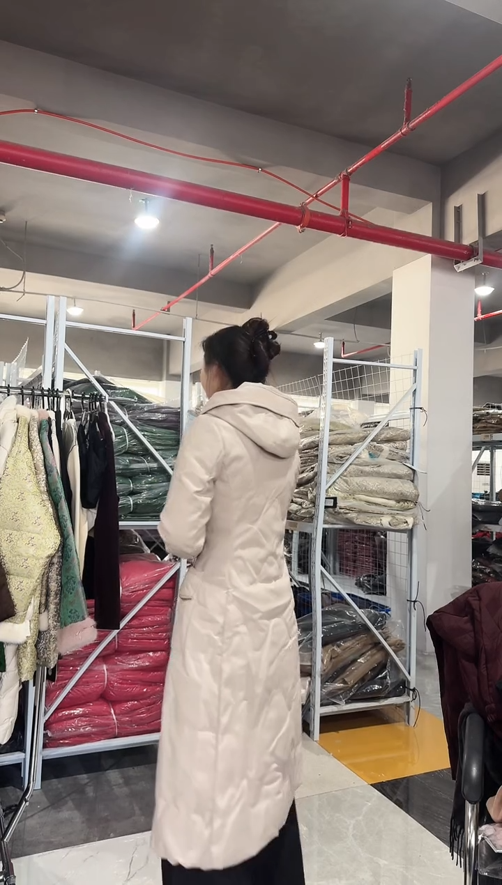 森比 皮羽绒服   