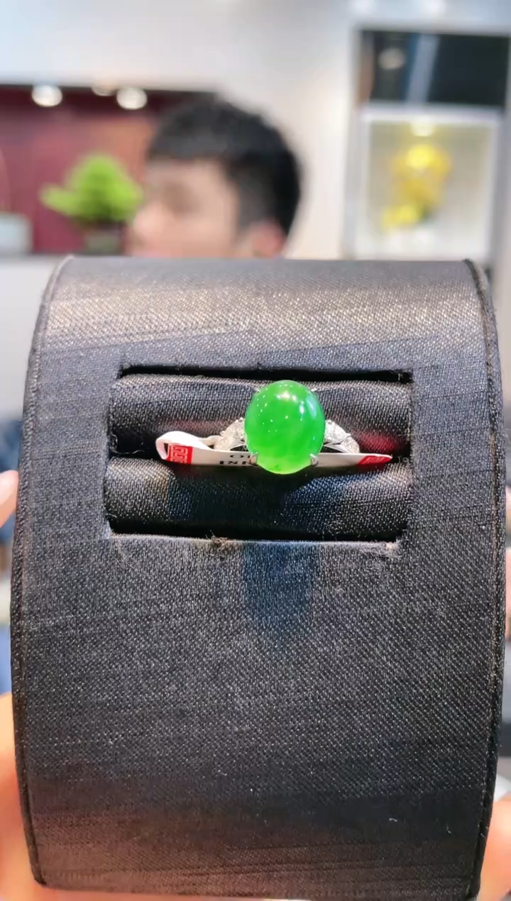 【闪购商品】翡翠颈饰18K金镶嵌A52天然A货翡翠戒指