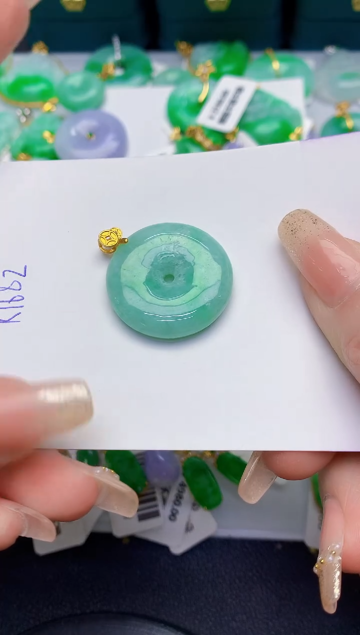 颈饰未镶嵌翡翠缅甸天然翡翠A货