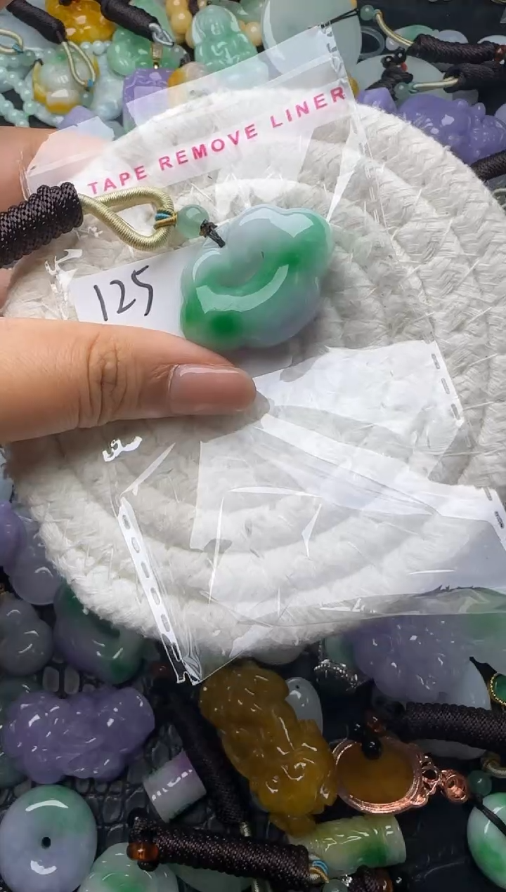 颈饰未镶嵌翡翠缅甸翡翠吊坠
