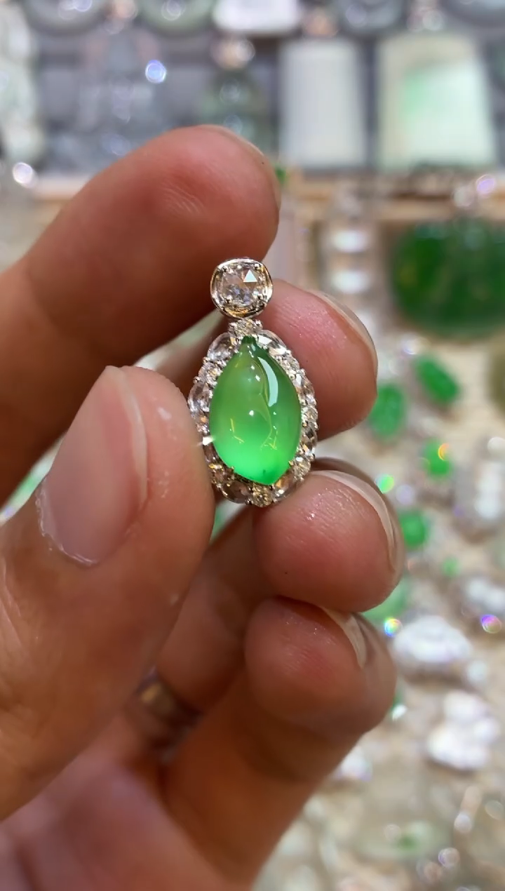 吊坠(不含链)18K金镶嵌翡翠福瓜