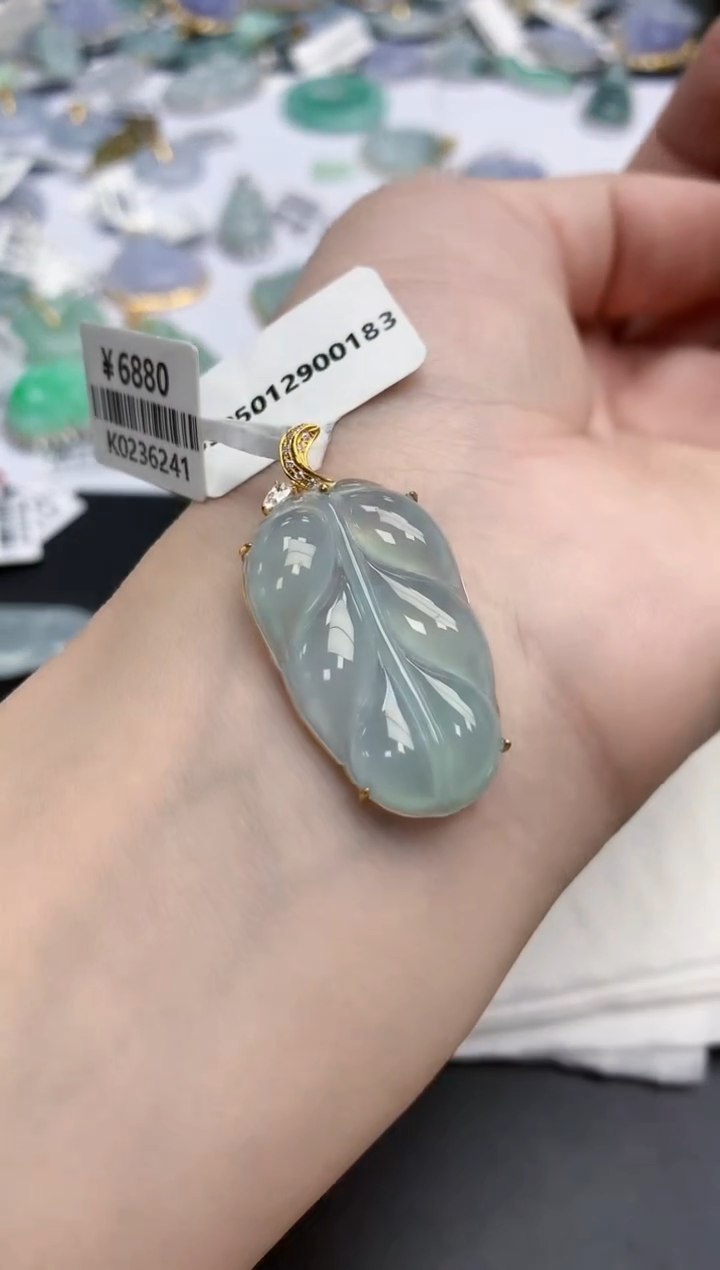 【闪购商品】翡翠颈饰18K金镶嵌天然缅甸翡翠A货