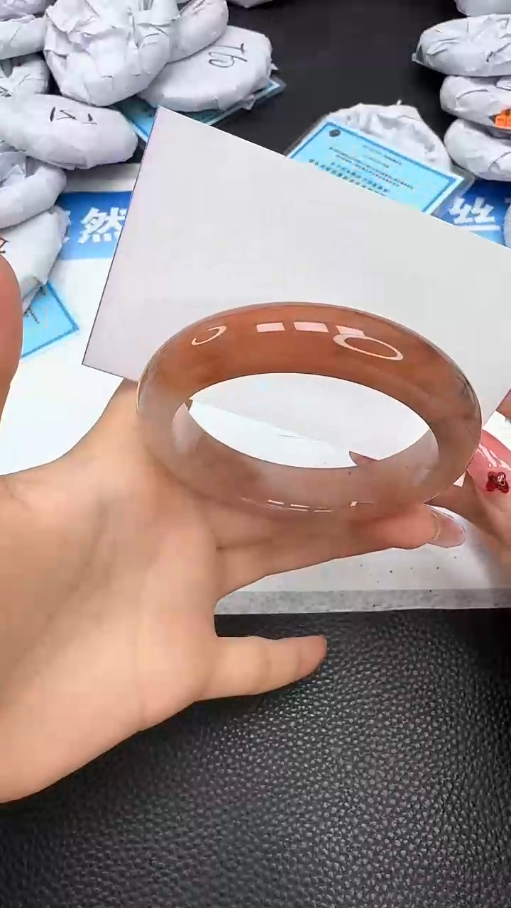 【闪购商品】石英质玉手镯未镶嵌260