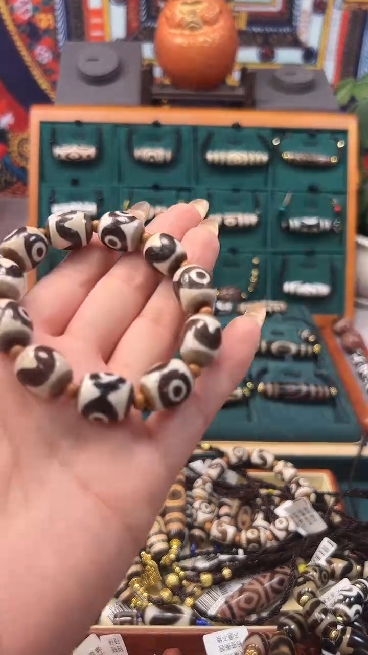 玛瑙/玉髓（覆膜）颈饰未镶嵌28.（微瑕）