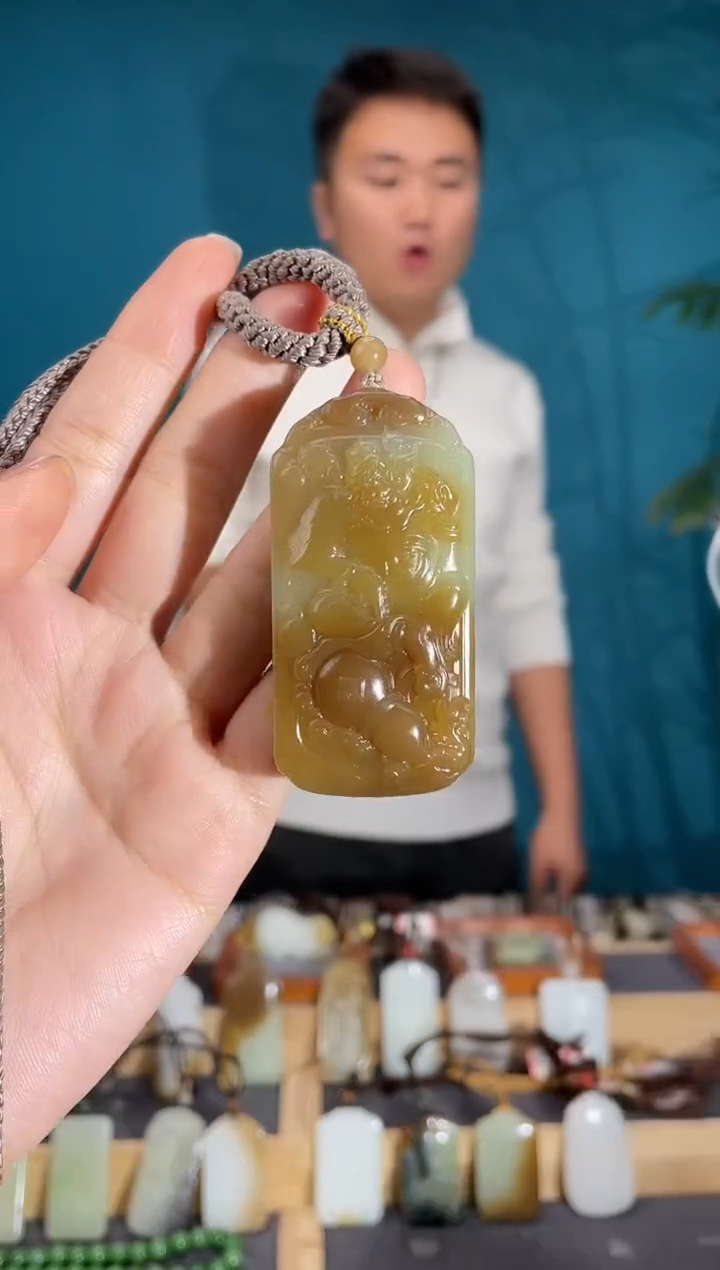 颈饰未镶嵌和田玉1