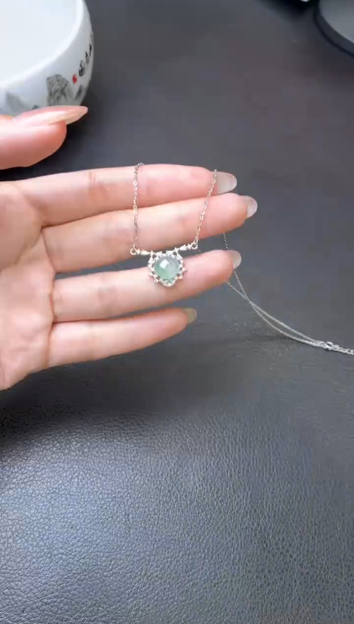 项链银S925镶嵌翡翠吊坠