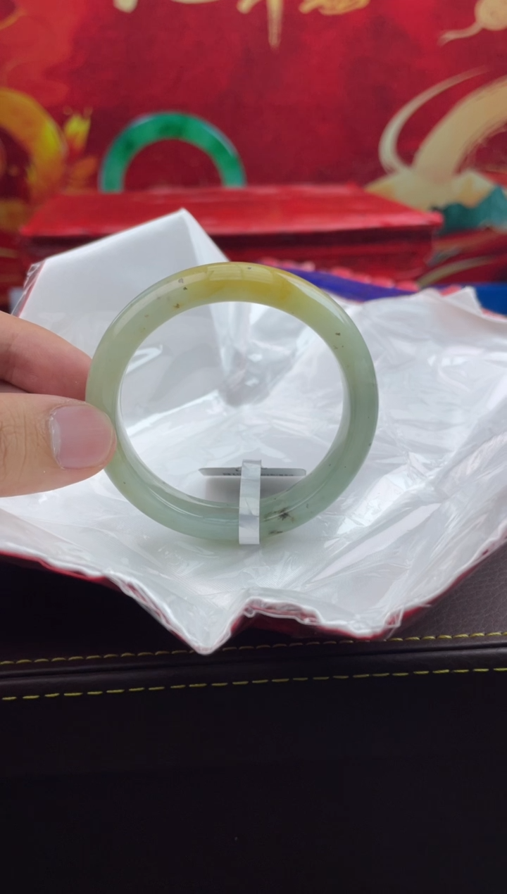 【闪购商品】翡翠手镯未镶嵌11翡翠手镯（微瑕）