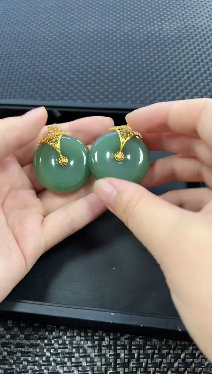 颈饰18K金镶嵌和田玉（多样性发一件）