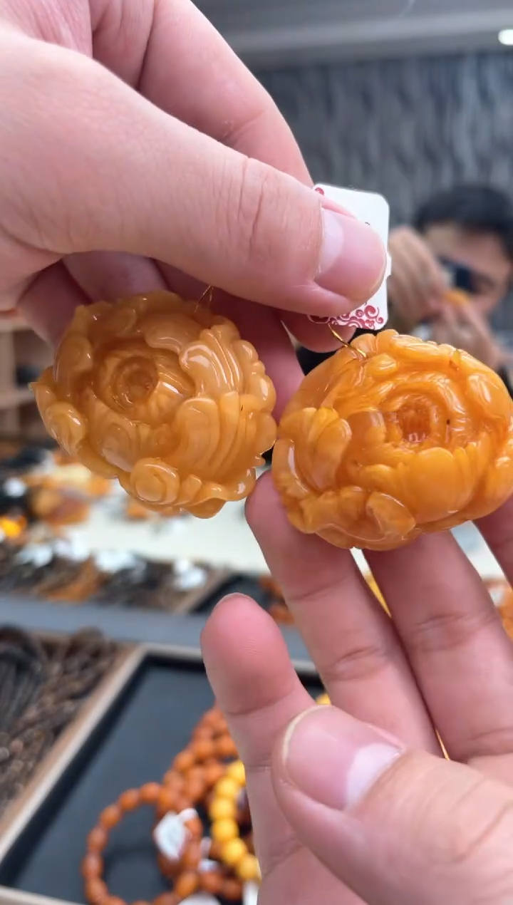 【闪购商品】琥珀裸石未镶嵌SS24092306多样性发其中一件