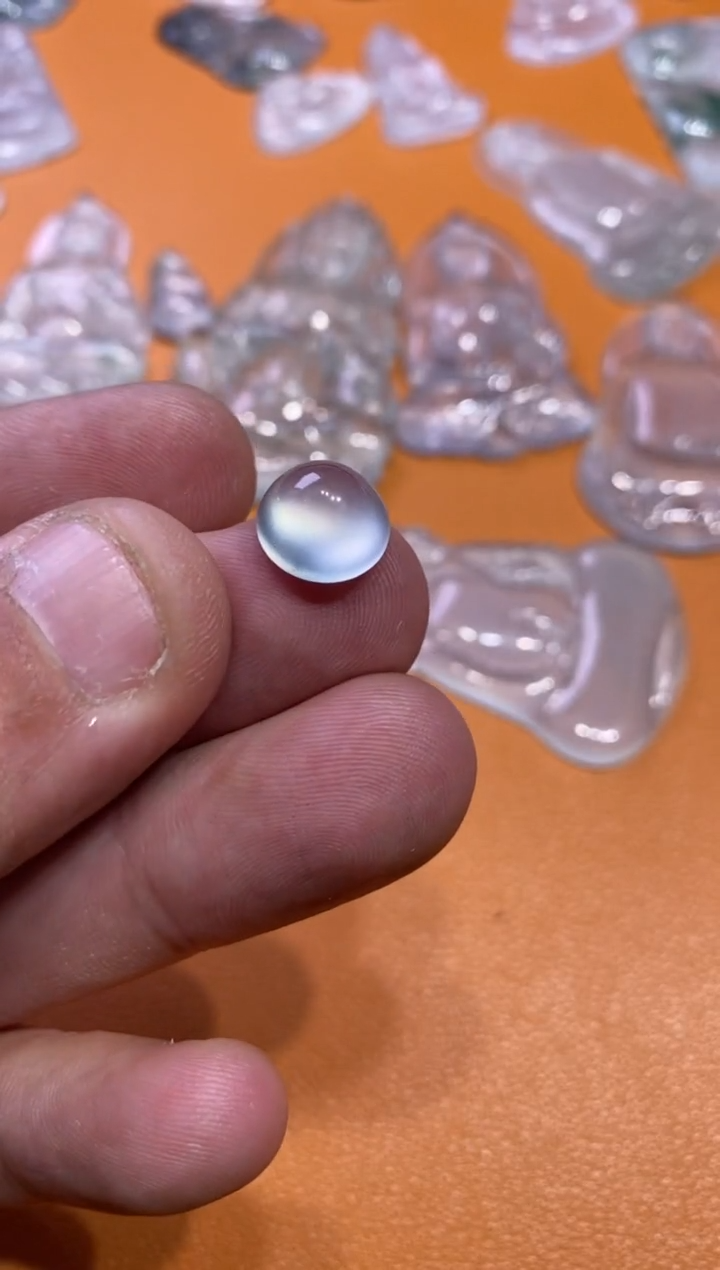 【闪购商品】翡翠吊坠(不含链)未镶嵌蛋面20000