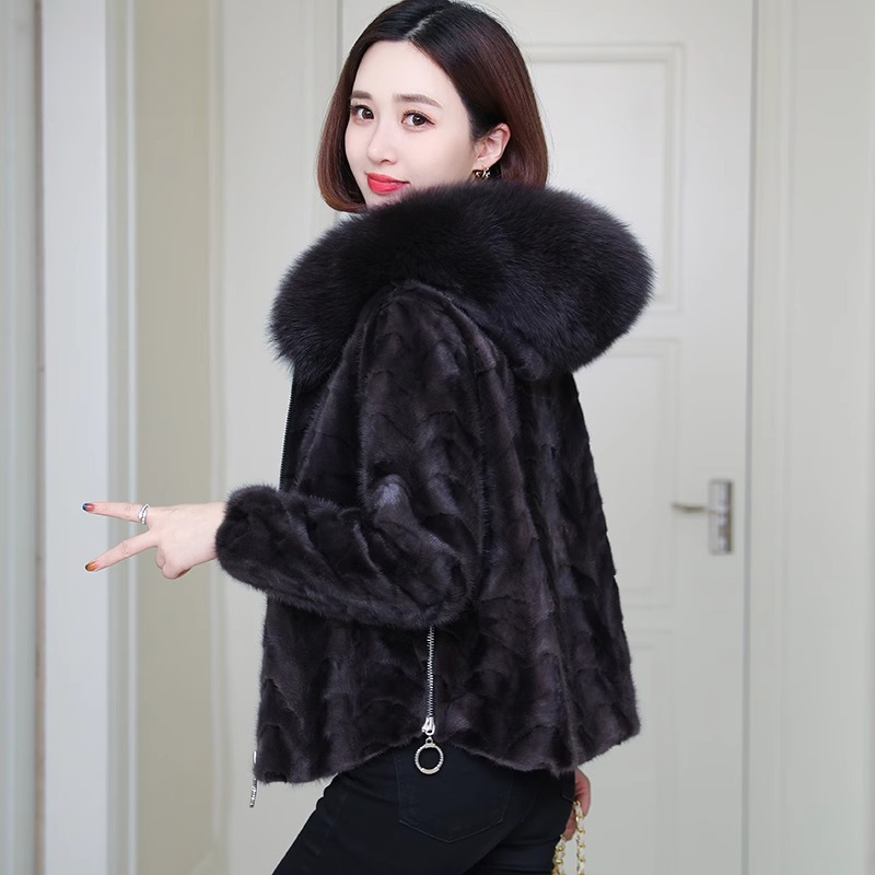 短款貂皮大衣女2025冬新款中老年妈妈装正品海宁真水貂毛皮草外套