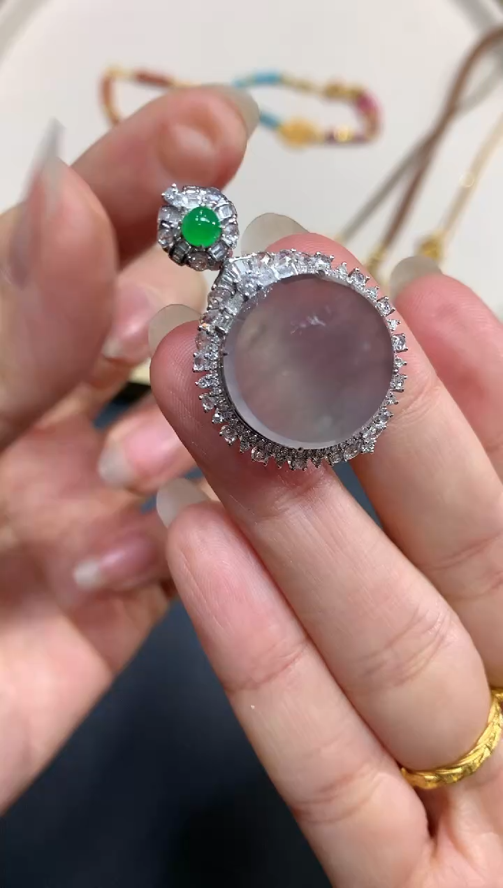 【闪购商品】翡翠吊坠(不含链)18K金镶嵌W765|22000