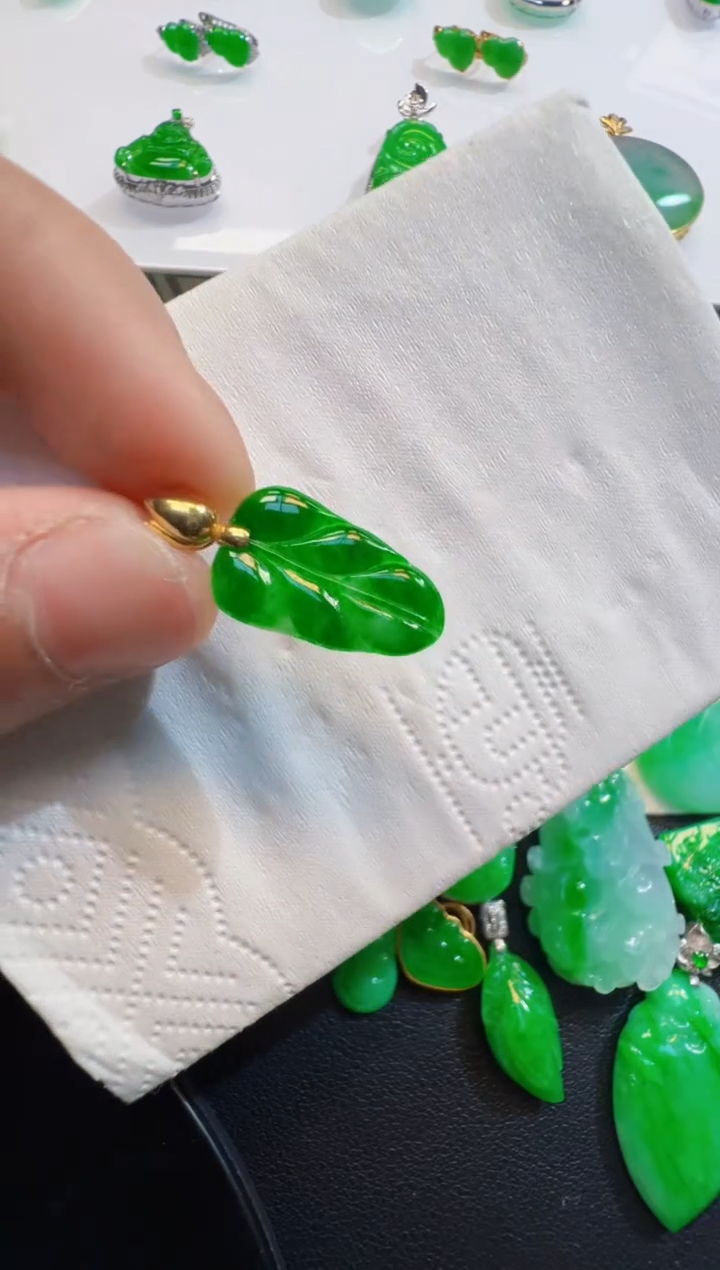 翡翠18K金镶嵌吊坠(不含链)叶子