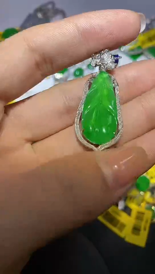 【闪购商品】翡翠颈饰18K金镶嵌18k金吊坠
