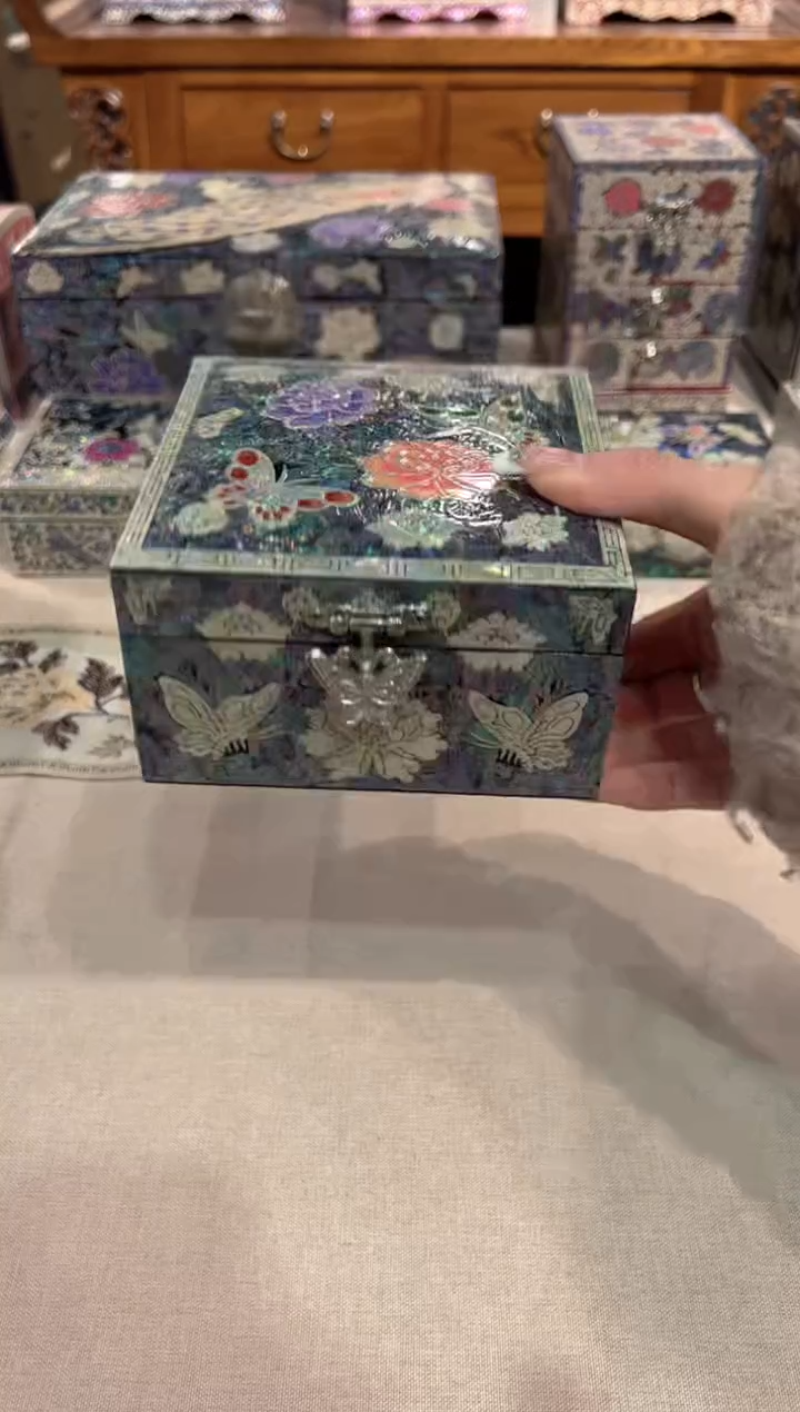 【闪购商品】白边黑底·弘贝雅螺钿漆器文化馆