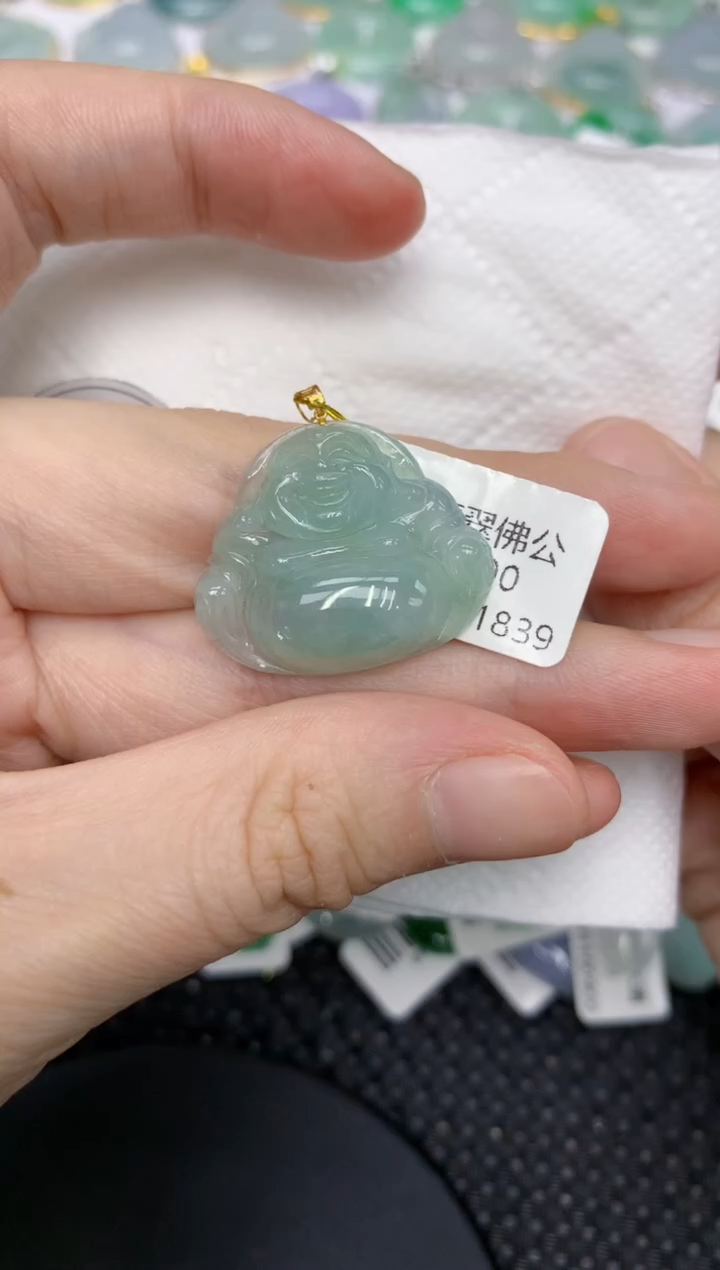 颈饰18K金镶嵌翡翠1111111111