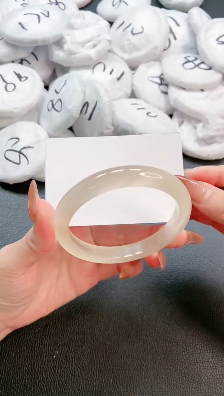 【闪购商品】石英质玉手镯未镶嵌 16L212-62