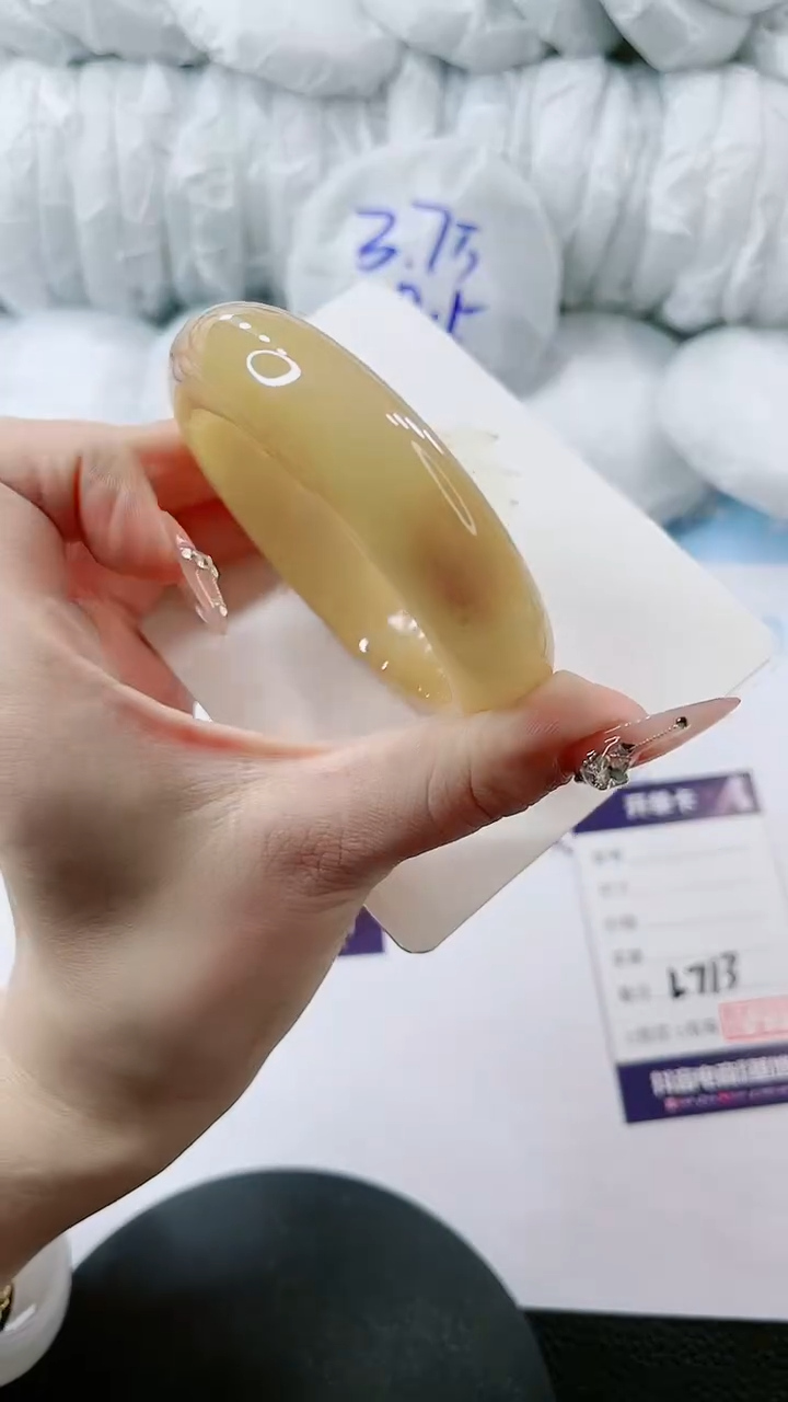 【闪购商品】石英质玉手镯未镶嵌多样性发货L713