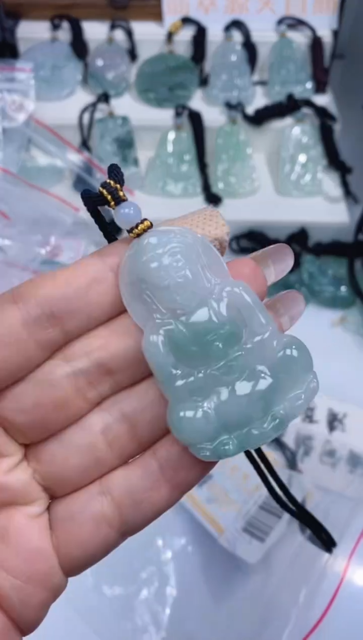 颈饰未镶嵌翡翠吊坠