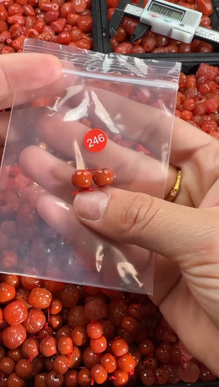 【闪购商品】南红玛瑙颈饰未镶嵌1