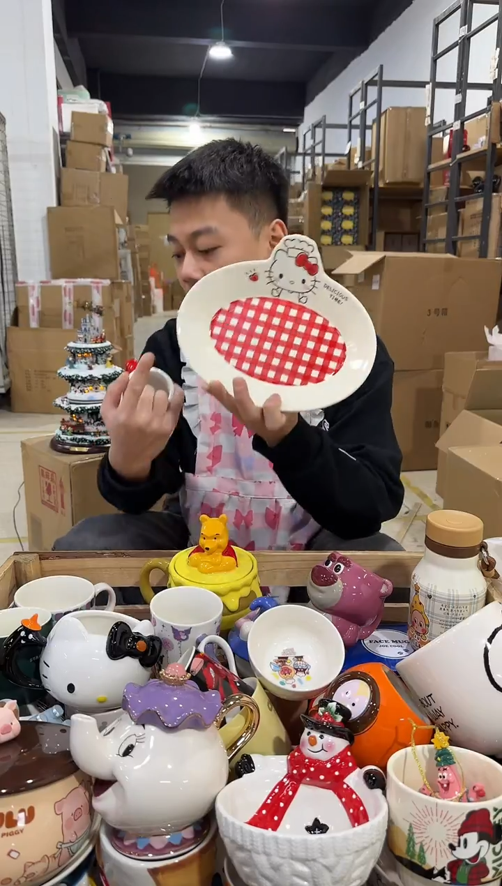 瓷片原盒kt猫红格子餐盘