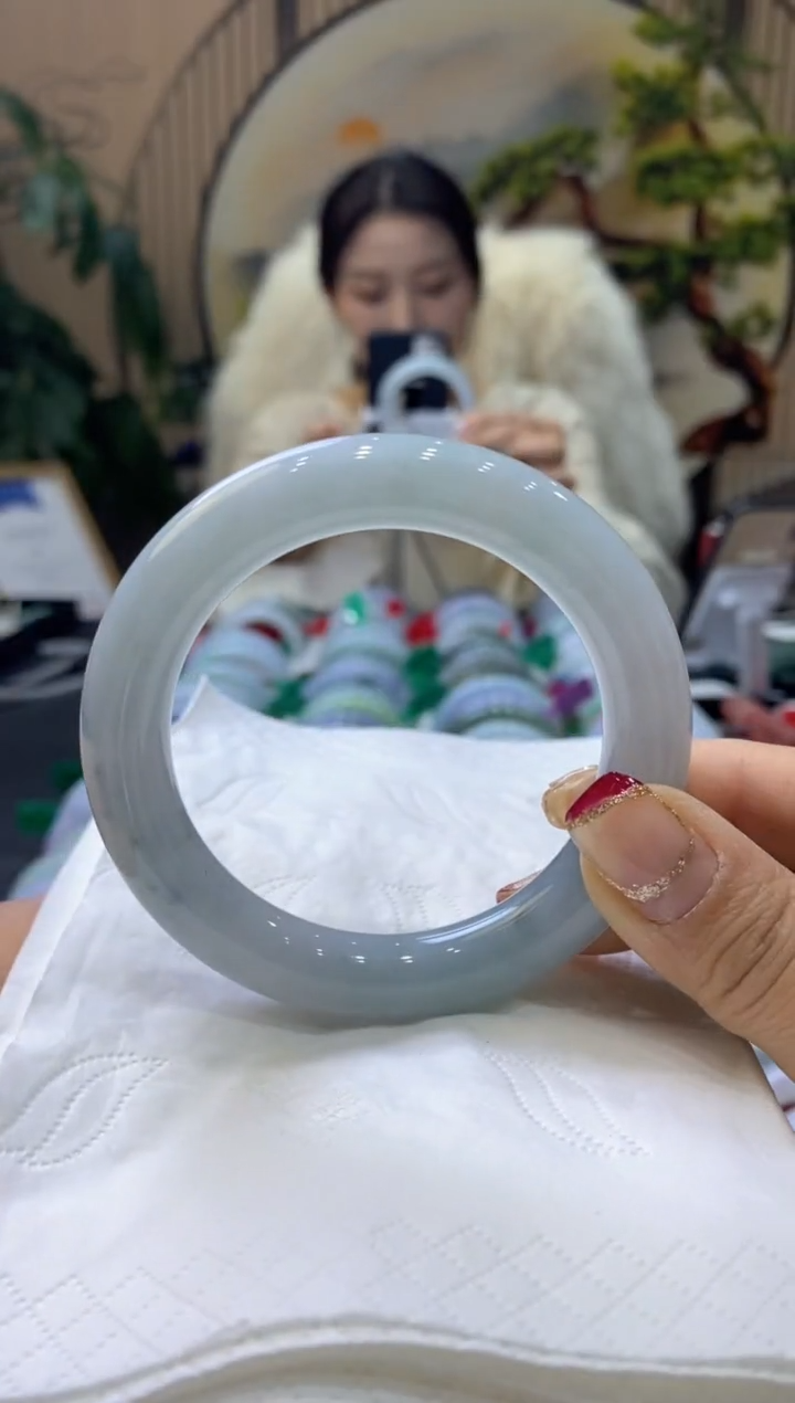 【闪购商品】翡翠手镯未镶嵌99903594